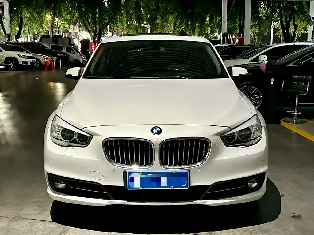 BMW 5 Series GT — миниатюра 2