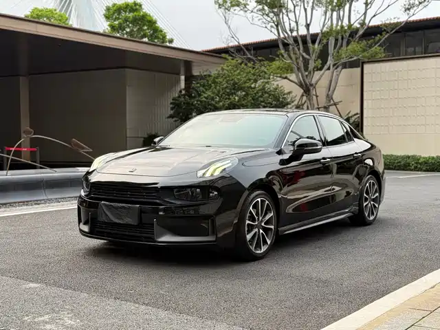 2019 Lynk & Co 03