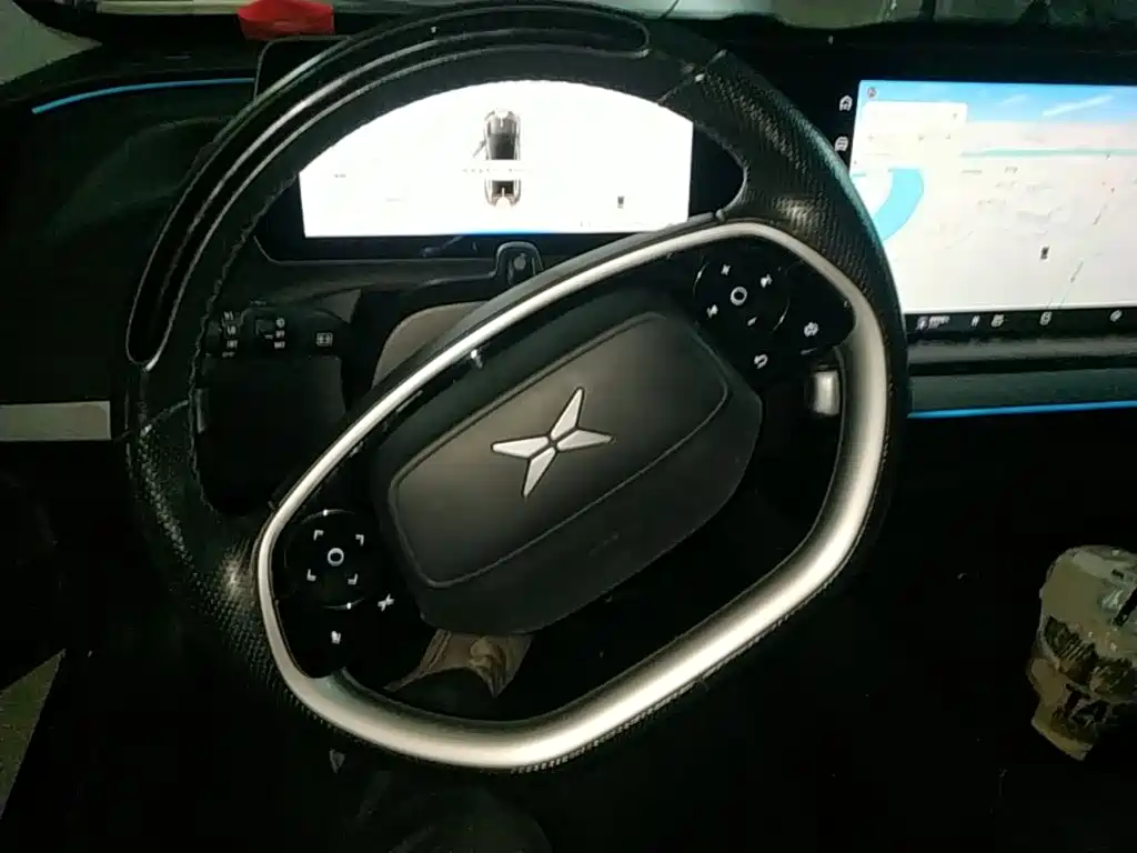 XPeng P7 — миниатюра 11