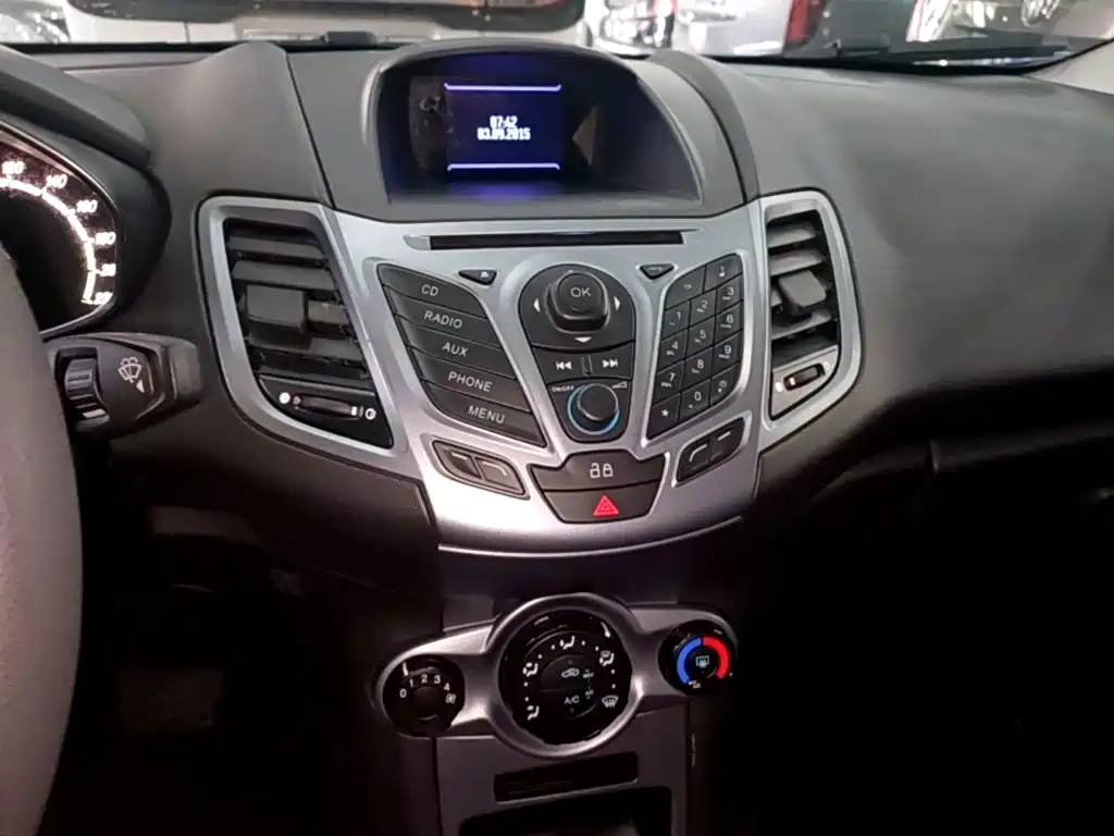 Ford Fiesta — миниатюра 13