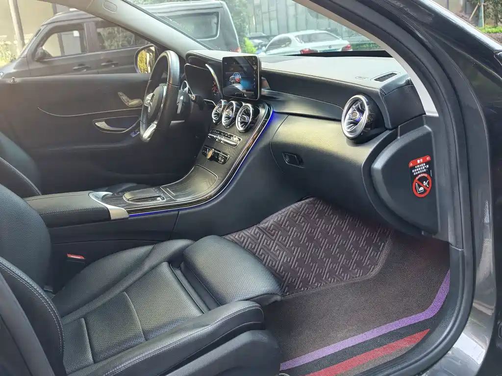 Mercedes-Benz C-Class — миниатюра 12