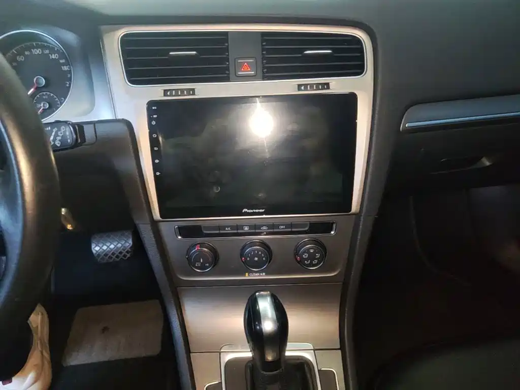 Volkswagen Golf — миниатюра 13