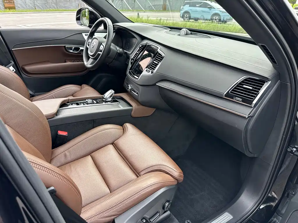 Volvo XC90 — миниатюра 19