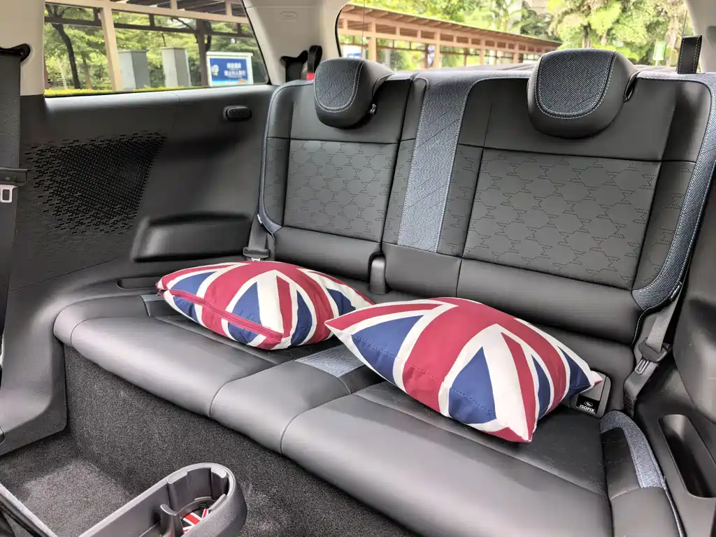 MINI MINI COOPER EV — миниатюра 8