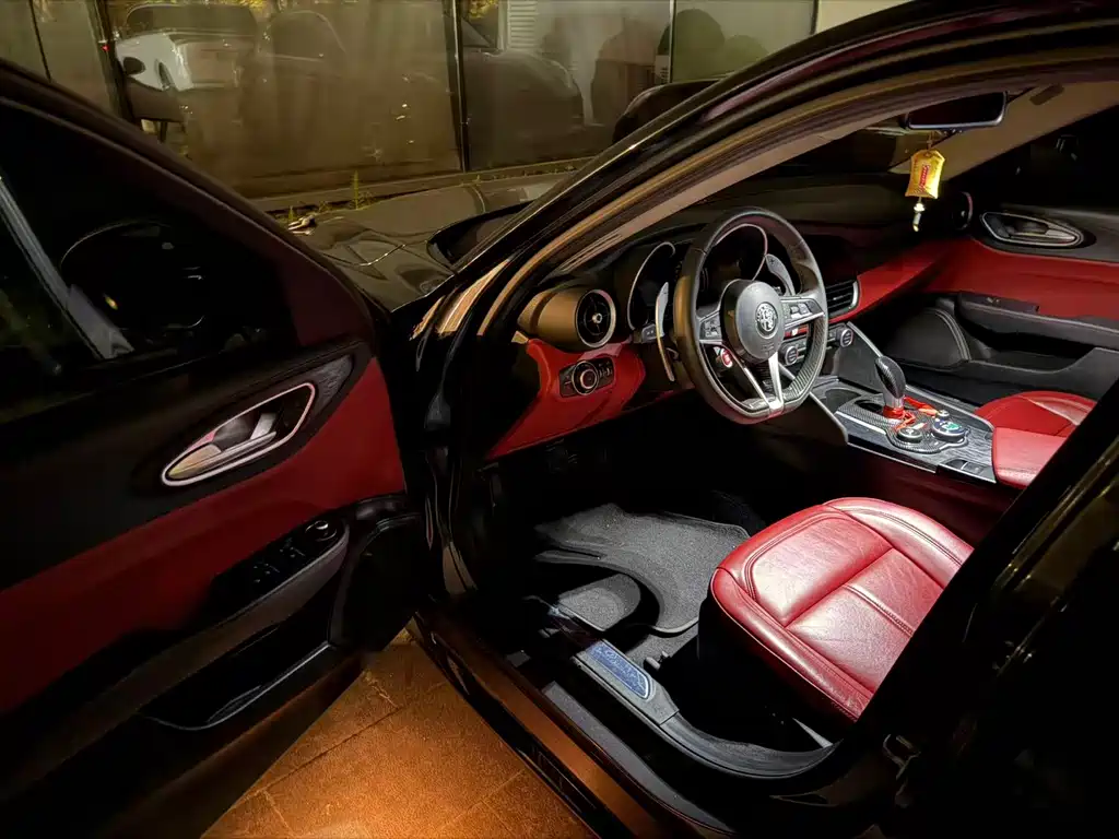 Alfa Romeo Giulia — миниатюра 7