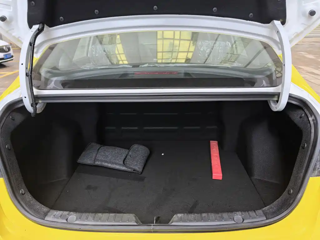 Changan Eado New Energy — миниатюра 14