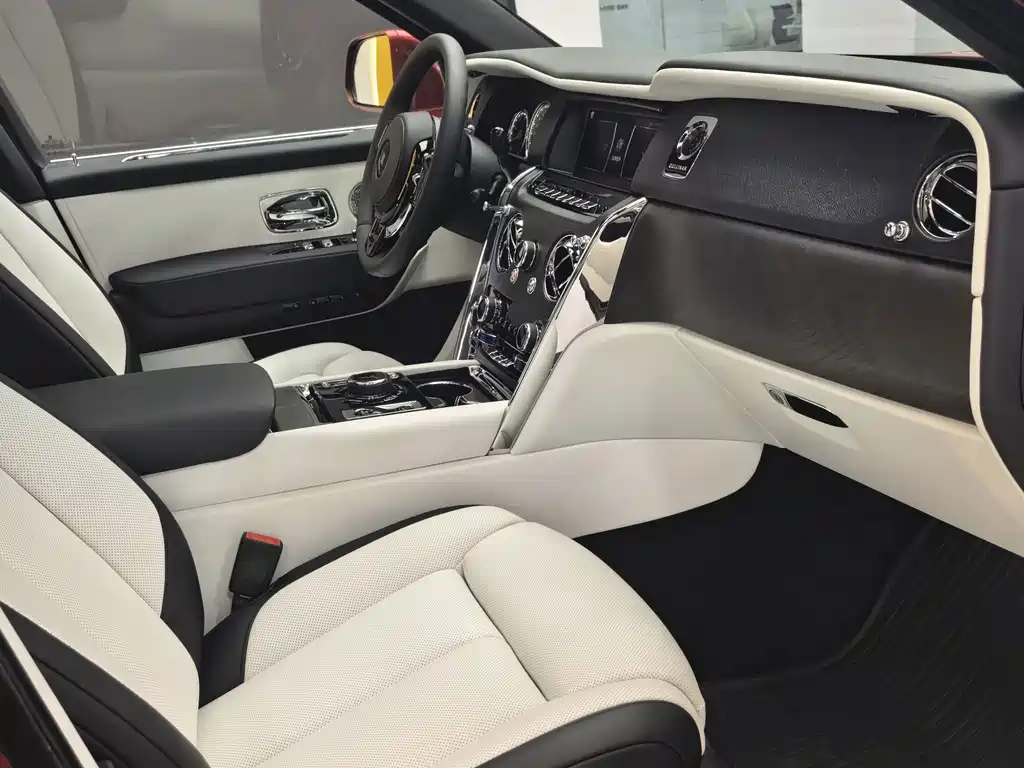 Rolls-Royce Cullinan — миниатюра 14