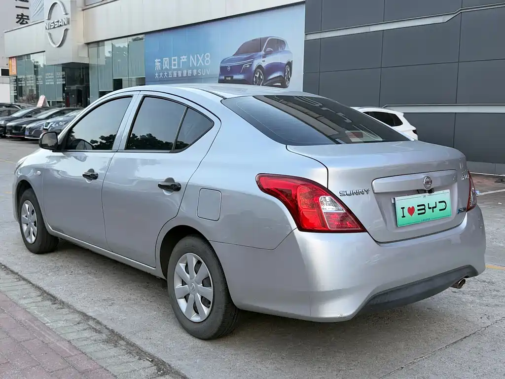 Nissan Sunny — миниатюра 8