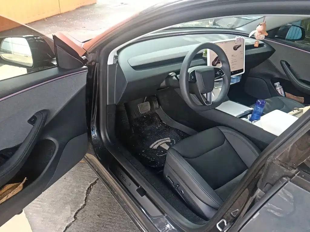 Tesla Model 3 — миниатюра 17