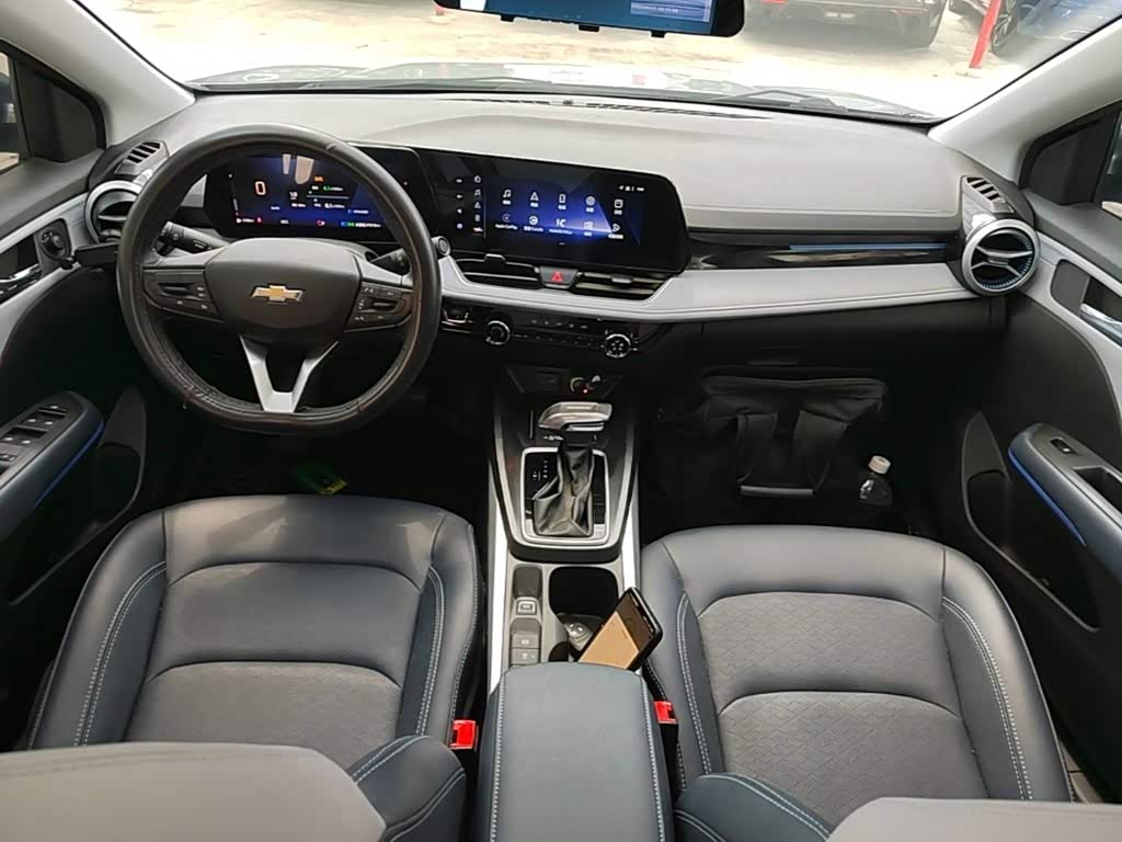 Chevrolet Monza 1.5 л 2022 г. Серебристо-серый, пробег 27599 км
