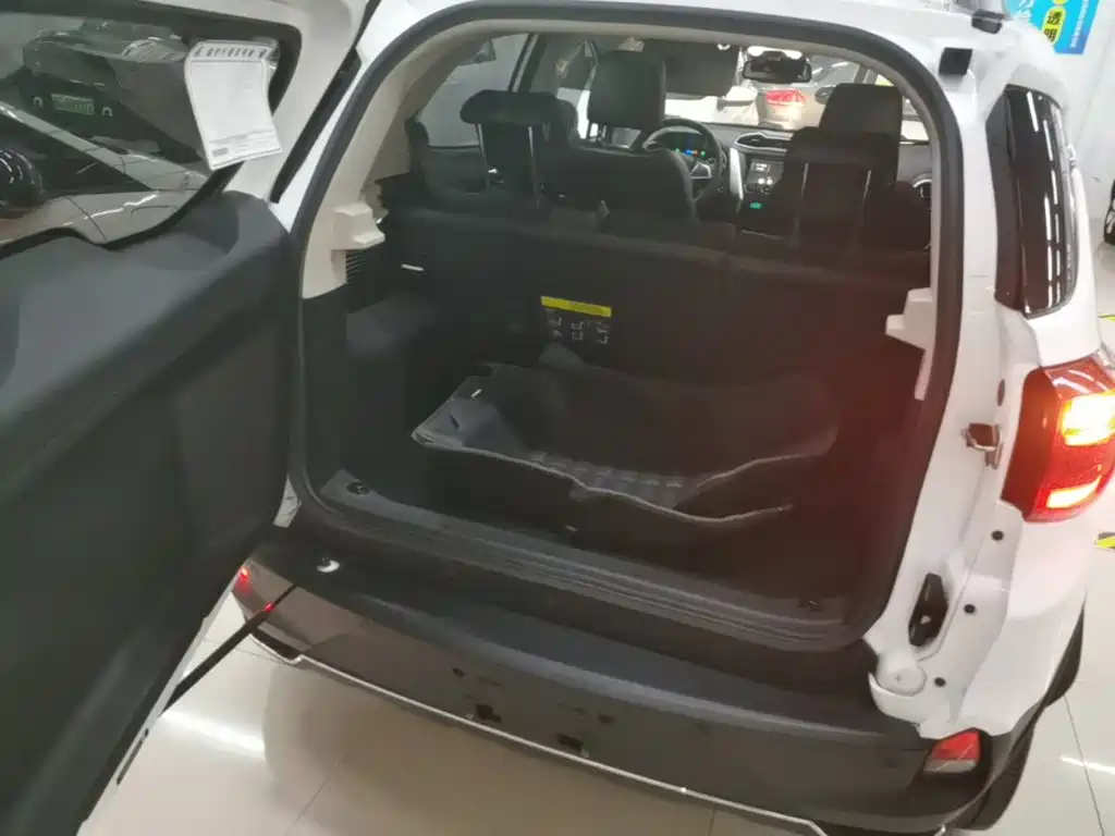BYD Yuan EV — миниатюра 19