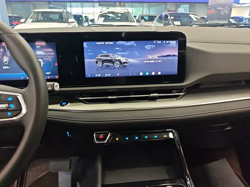 Ford Equator Sport — миниатюра 13