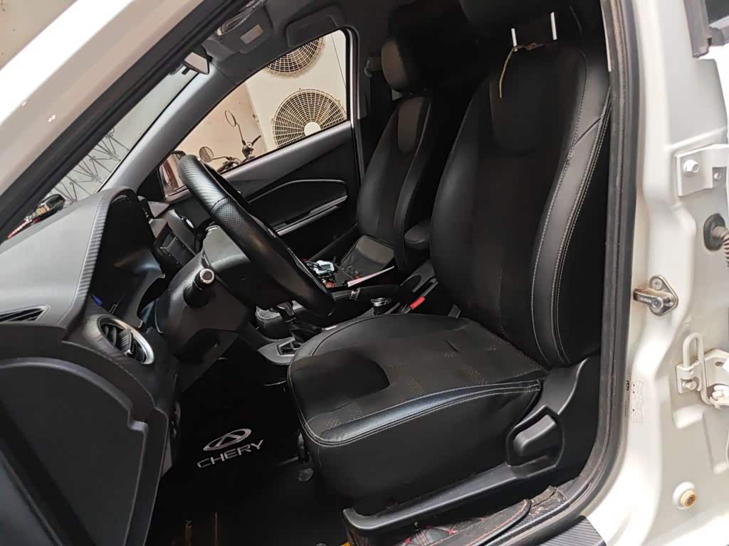 CHERY Tiggo 3x 1.5 л 2021 г. Белый, пробег 24800 км
