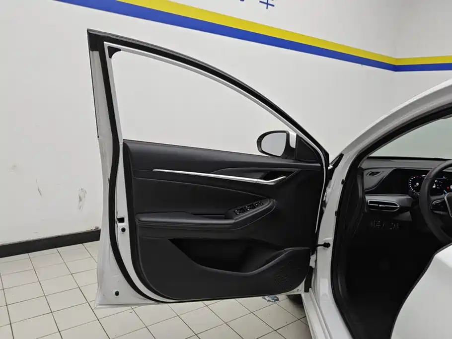 Changan Eado — миниатюра 7