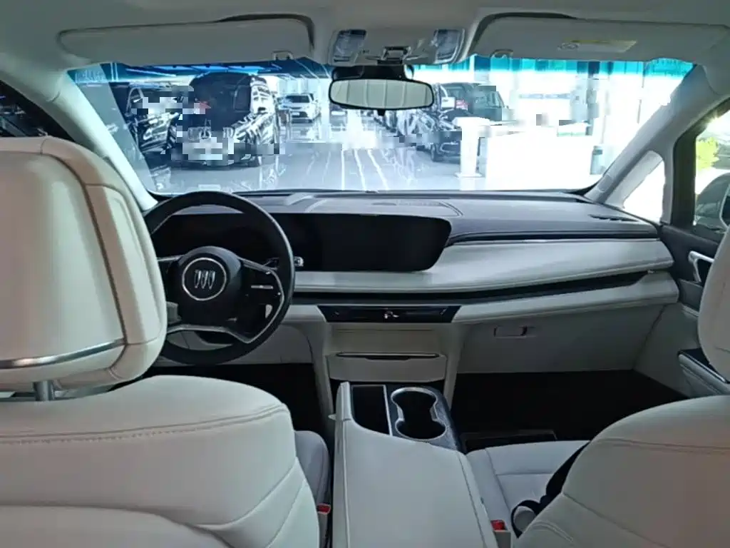 Buick GL8 Hybrid — миниатюра 10