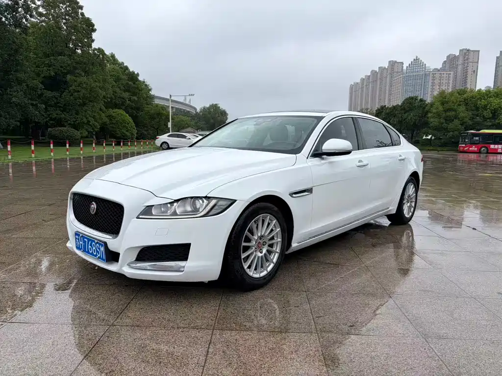 Купить Jaguar XFL