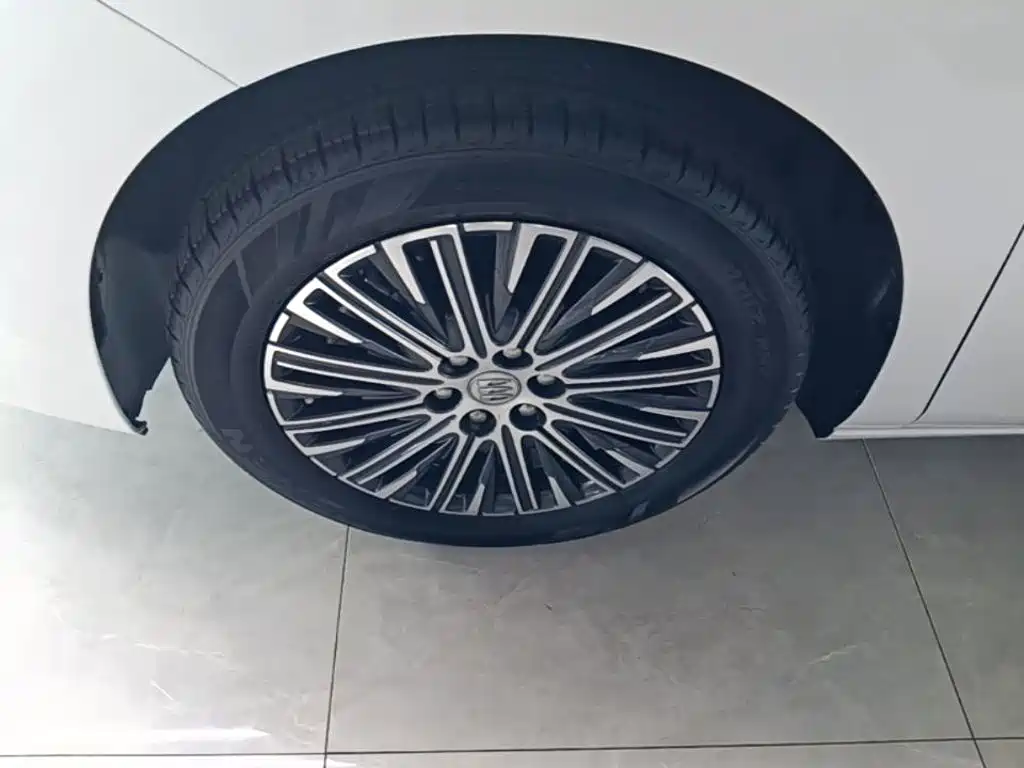 Buick GL8 Hybrid — миниатюра 23