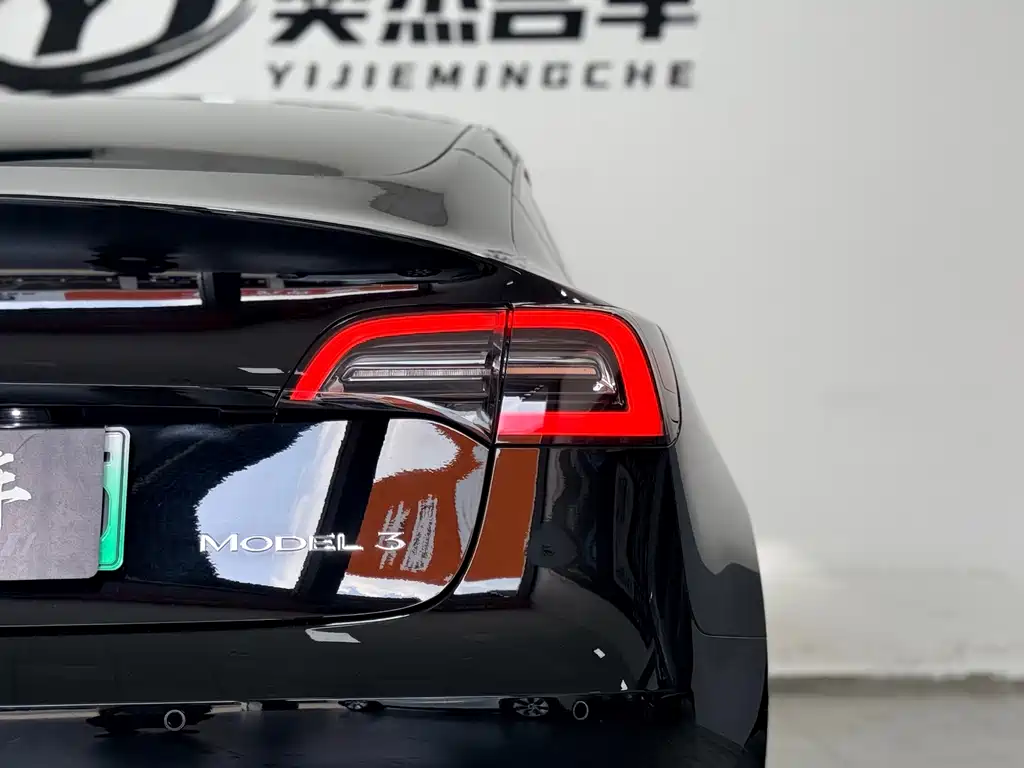 Tesla Model 3 — миниатюра 19