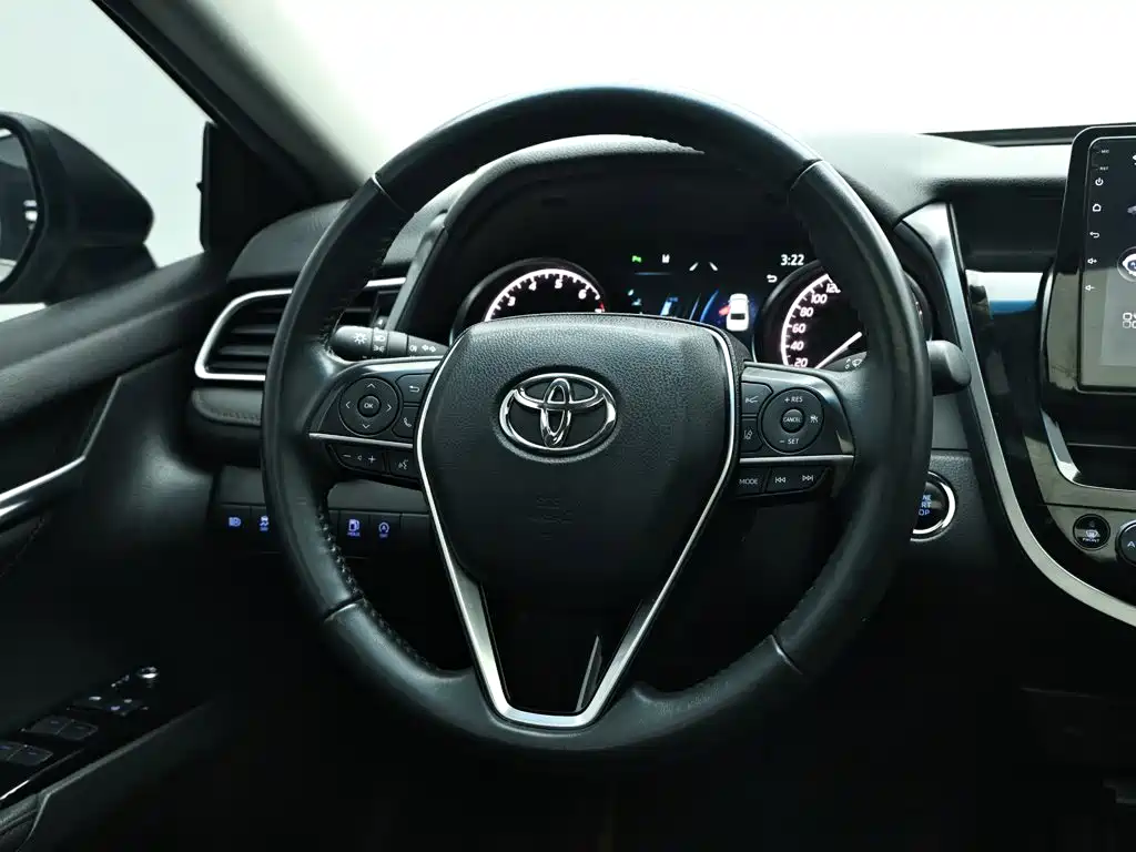 Toyota Camry — миниатюра 16