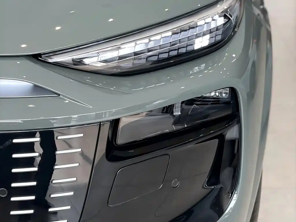 Audi AudiQ6L e-tron — миниатюра 10