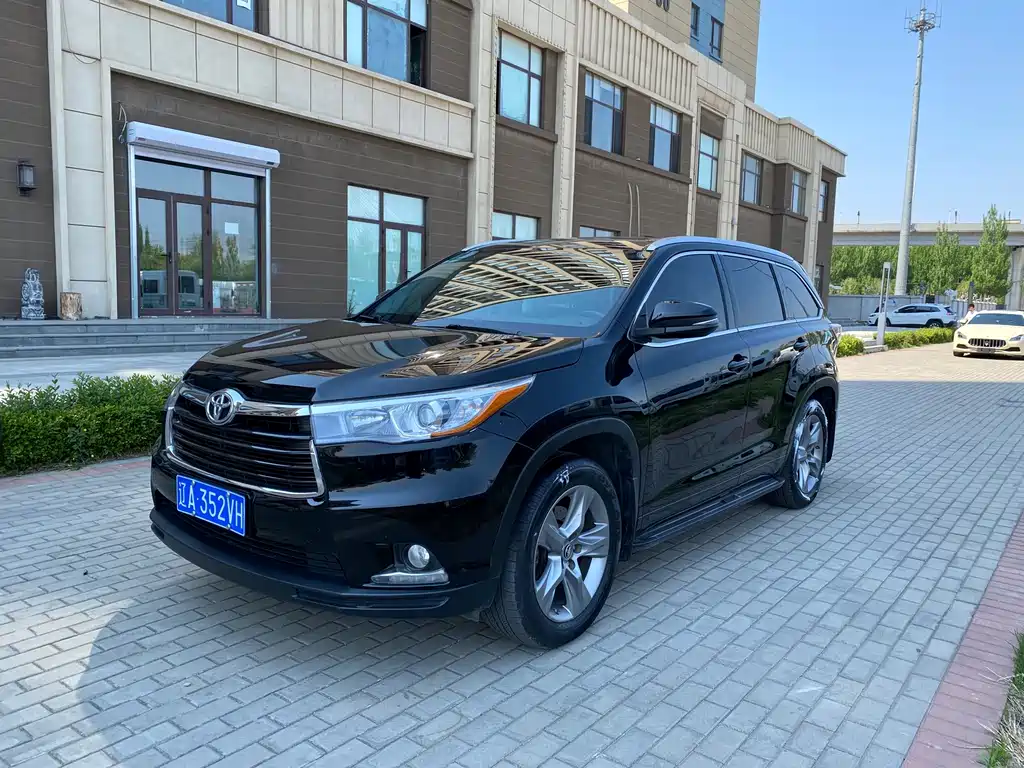 TOYOTA HIGHLANDER