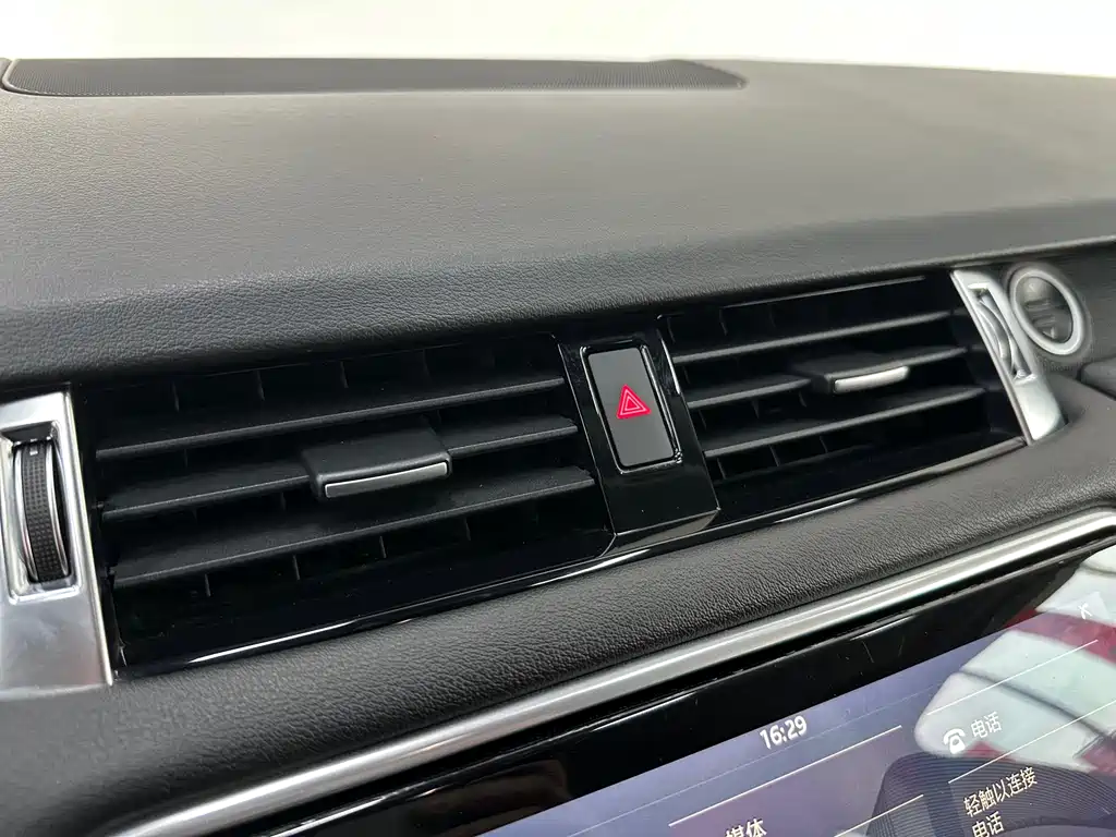 Land Rover Range Rover Sport 2020 3.0 L6 SE