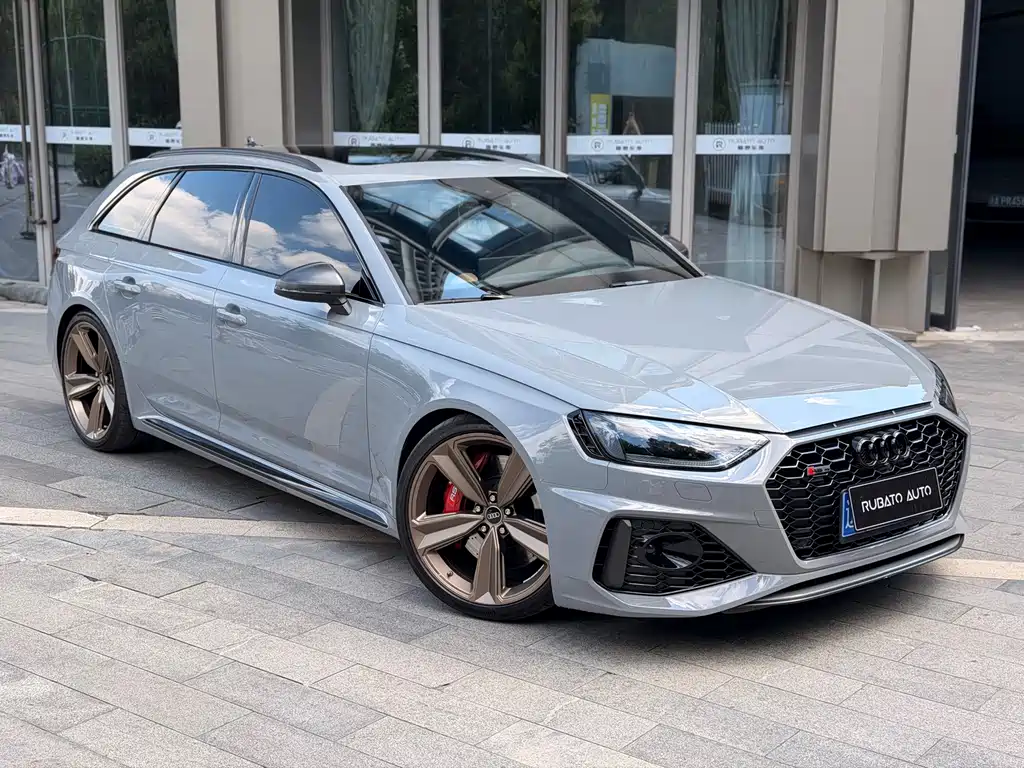 Audi RS 4 — миниатюра 9
