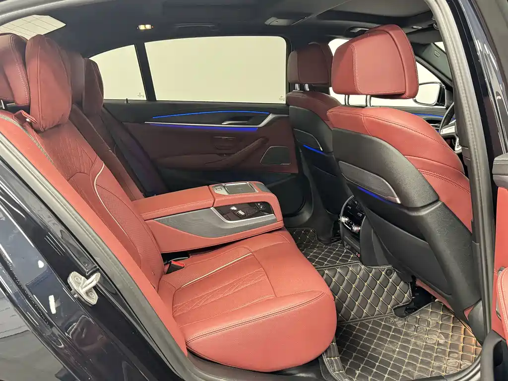 BMW 5 Series — миниатюра 16