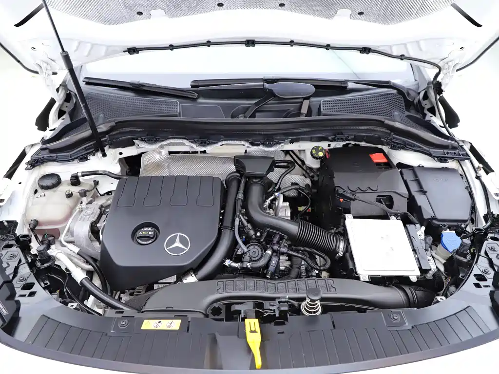 Mercedes-Benz GLA — миниатюра 21