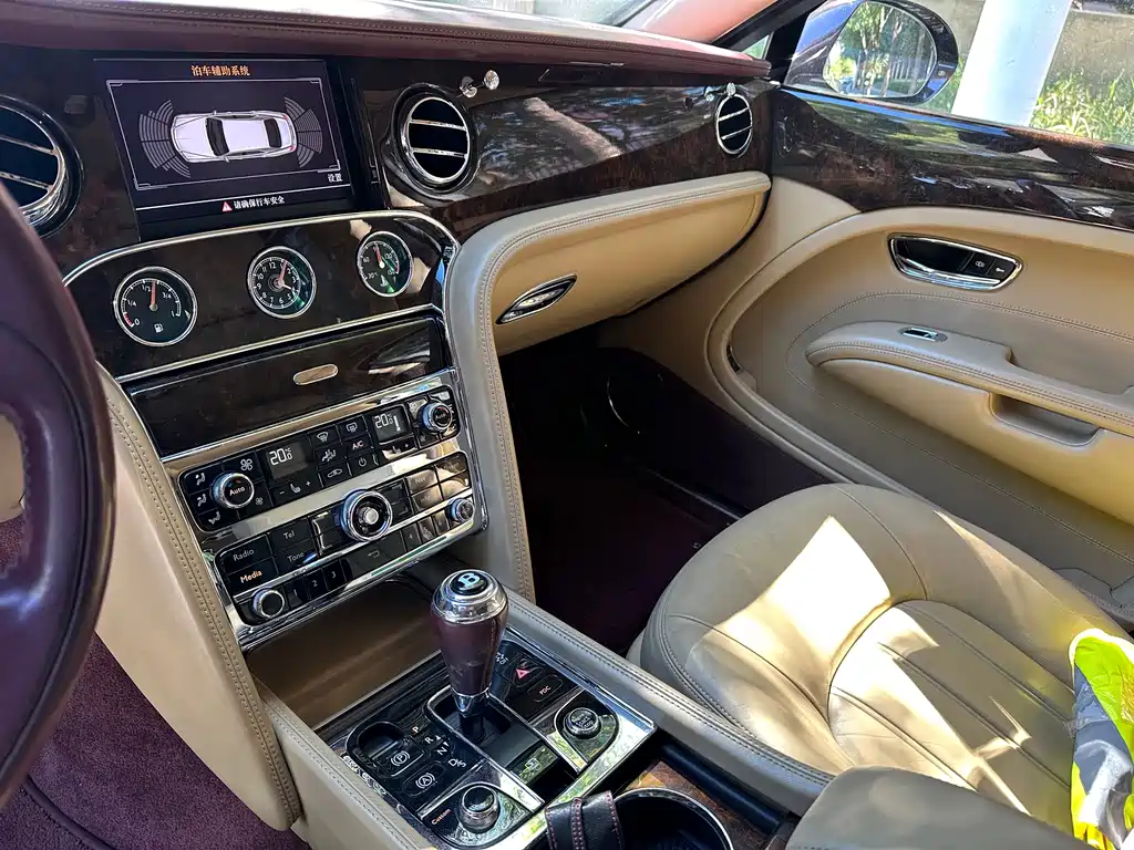 Bentley Mulsanne — миниатюра 10