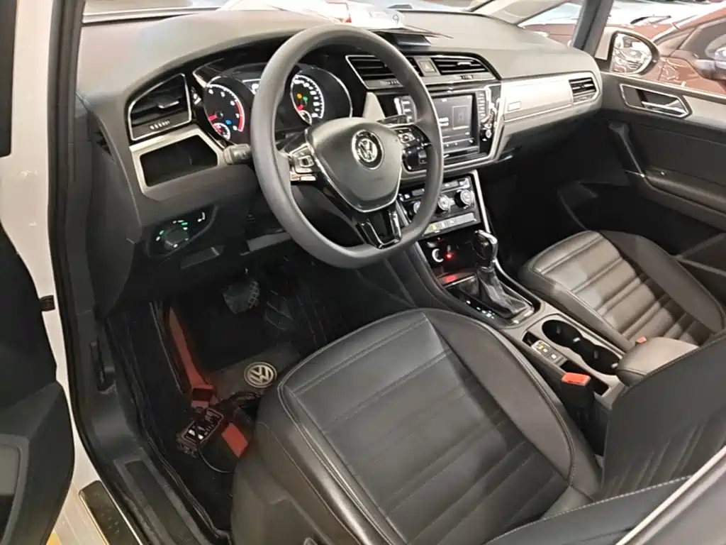 Volkswagen Touran — миниатюра 6