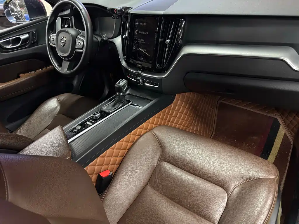 Volvo XC60 — миниатюра 10