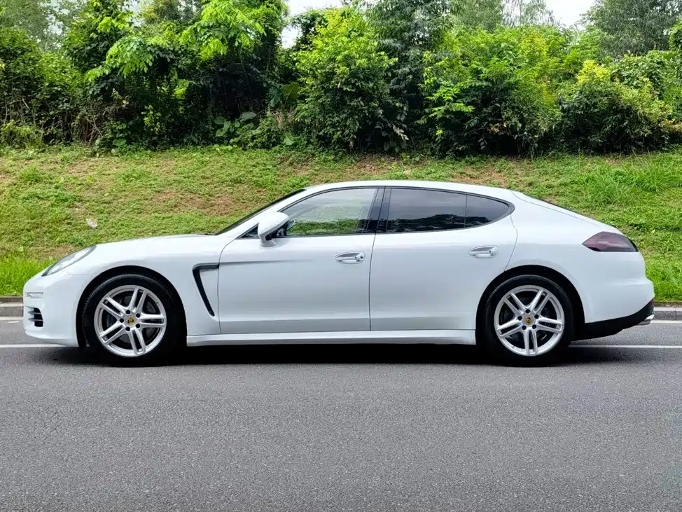 Porsche Panamera — миниатюра 4