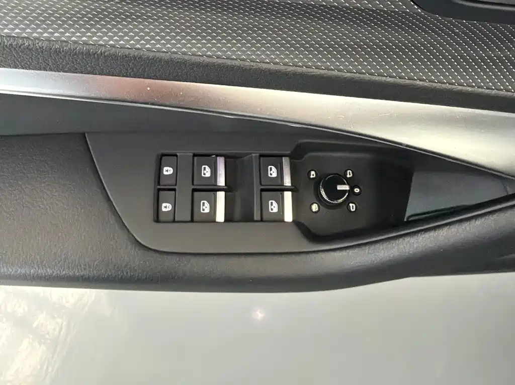 Audi A6L — миниатюра 13