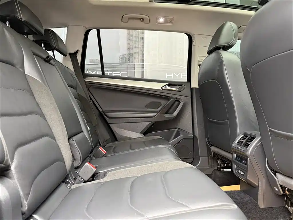 Volkswagen Tiguan L L 2019 330TSI AT Comfort V