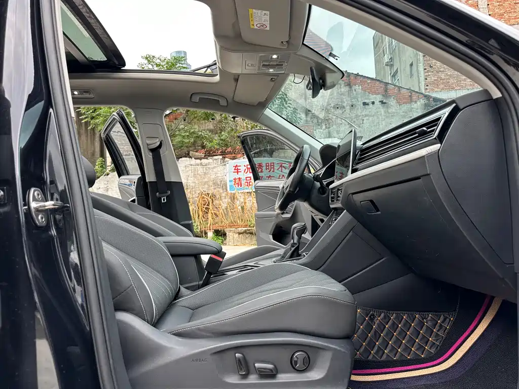 Volkswagen Tiguan L — миниатюра 13