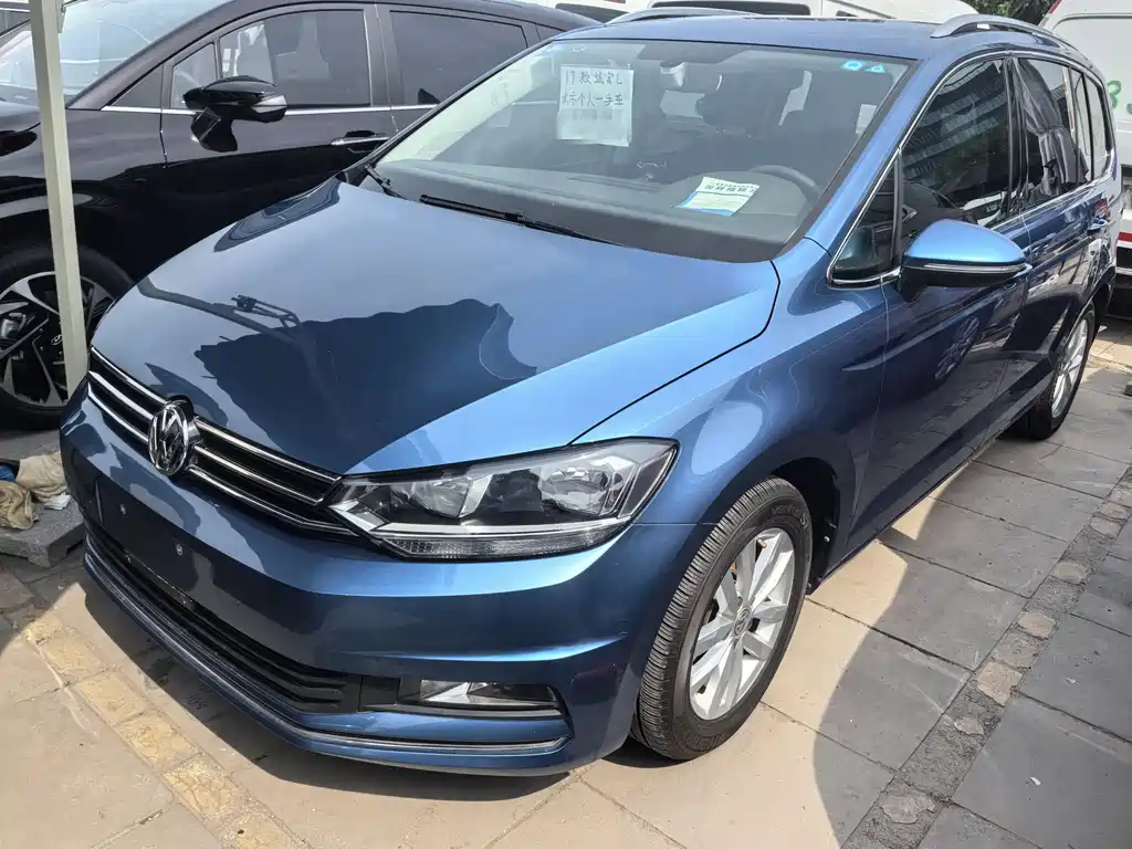 Купить Volkswagen Touran