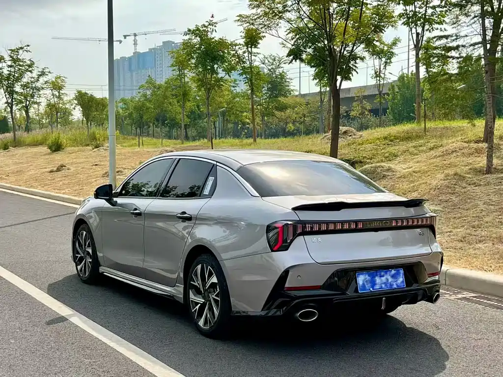 Lynk & Co 03 — миниатюра 7