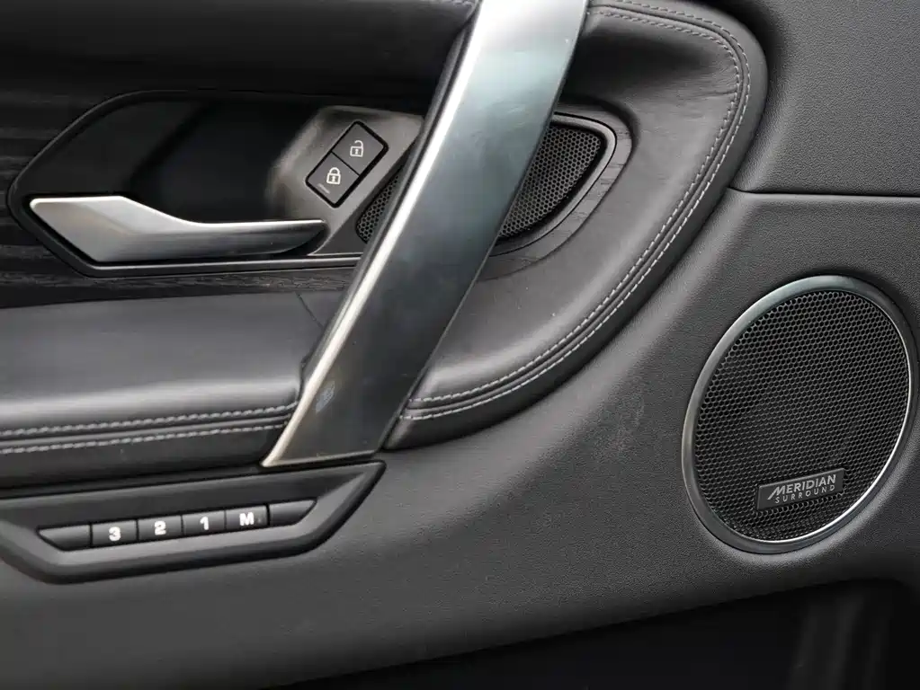 LAND ROVER DISCOVER SPORTS