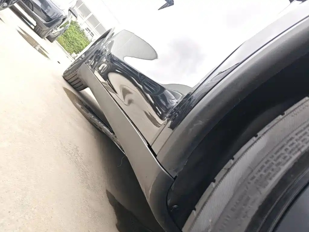 Tesla Model Y — миниатюра 21
