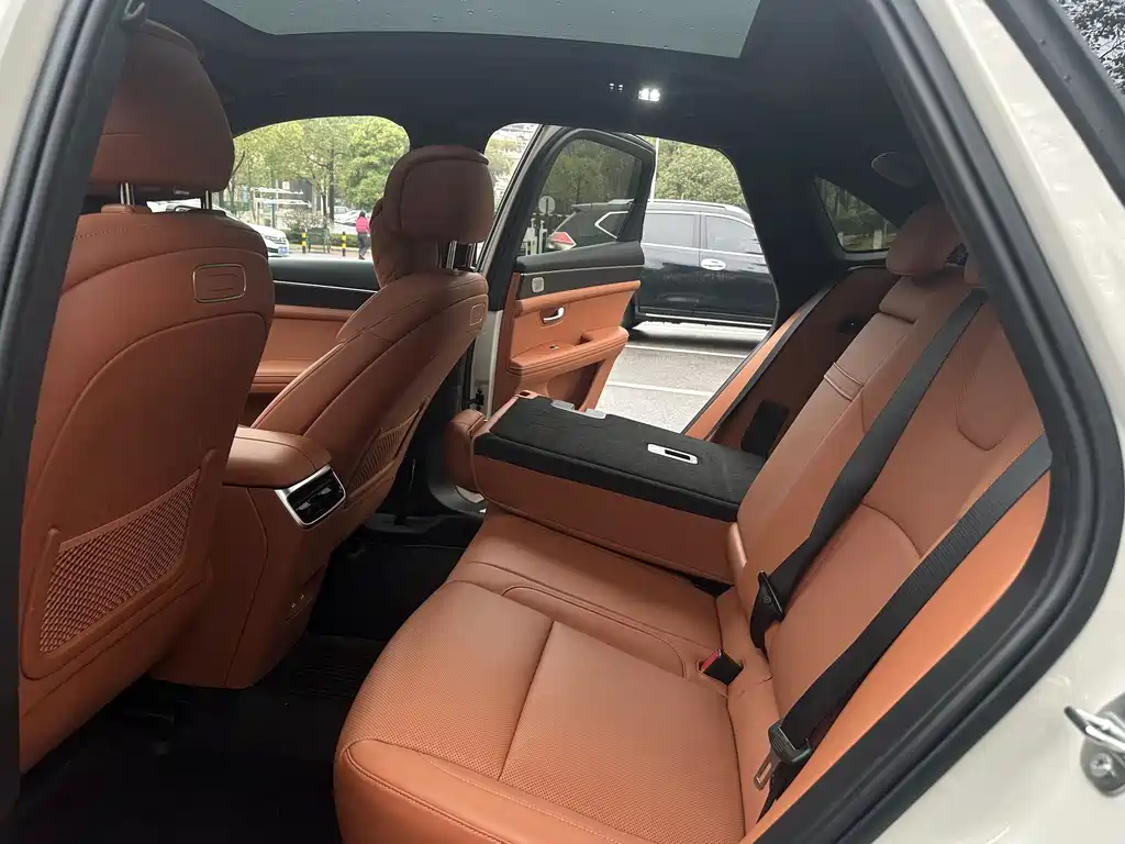 AITO ASK THE WORLD M5