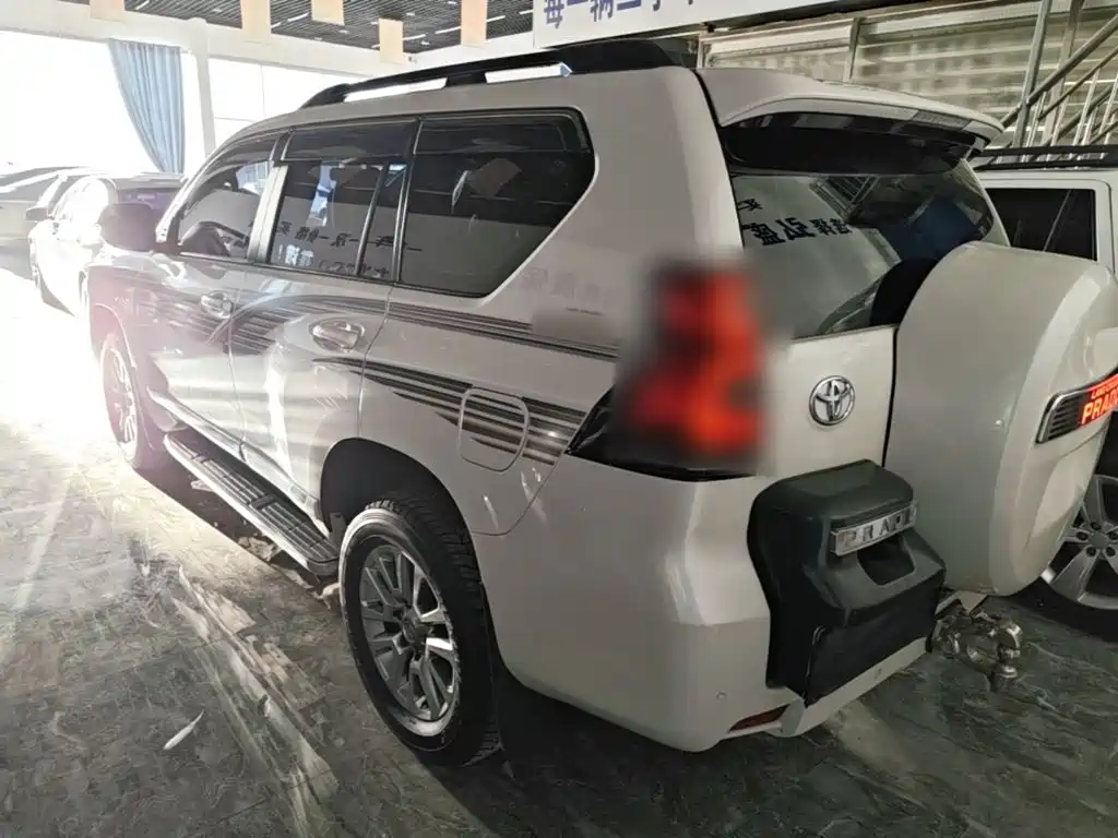 Toyota Prado — миниатюра 5