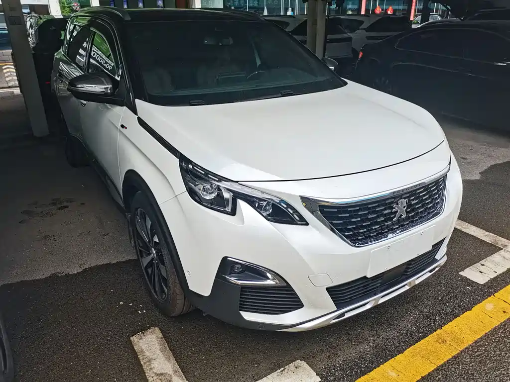 Peugeot 5008 2017 380THP 7 мест Luxury GT