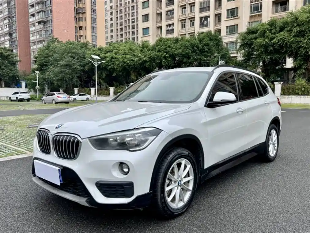 Купить BMW X1