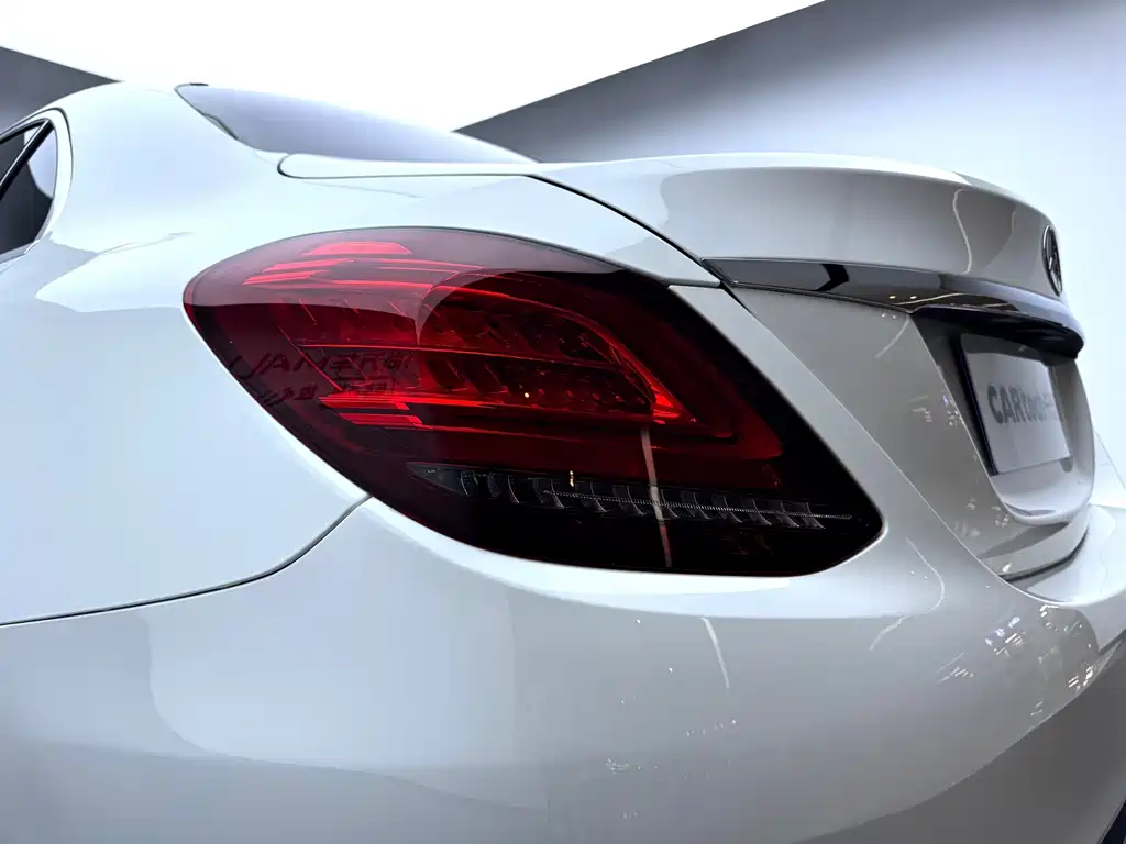 Mercedes-Benz C-Class — миниатюра 9