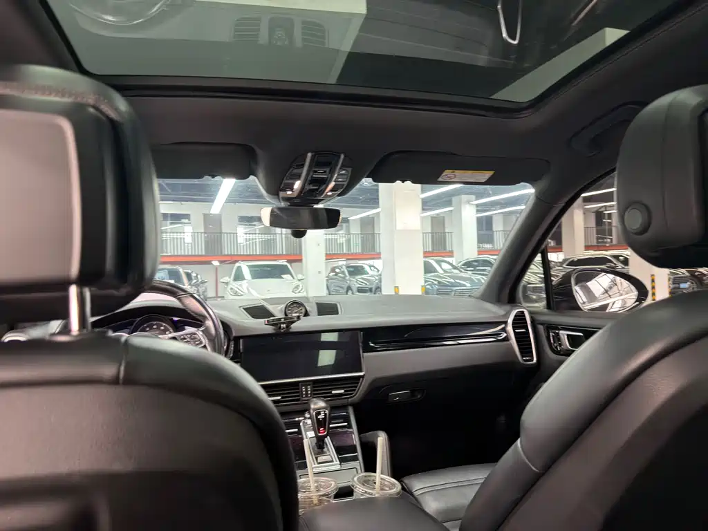 Porsche Cayenne Hybrid — миниатюра 10