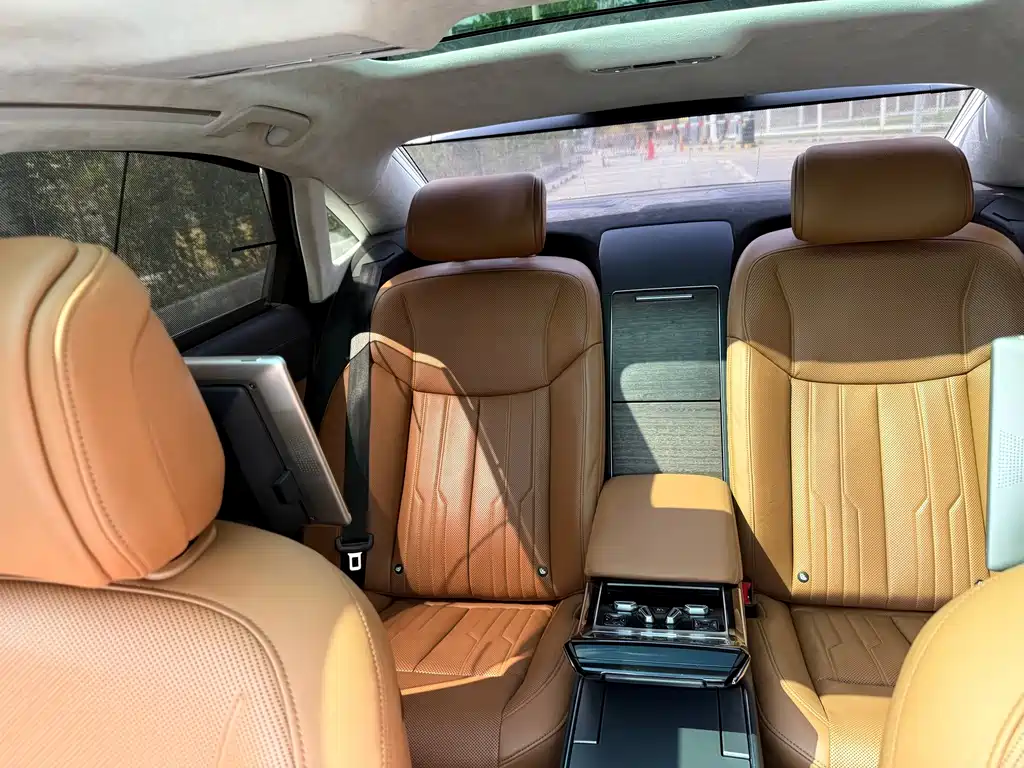 Audi A8 — миниатюра 13