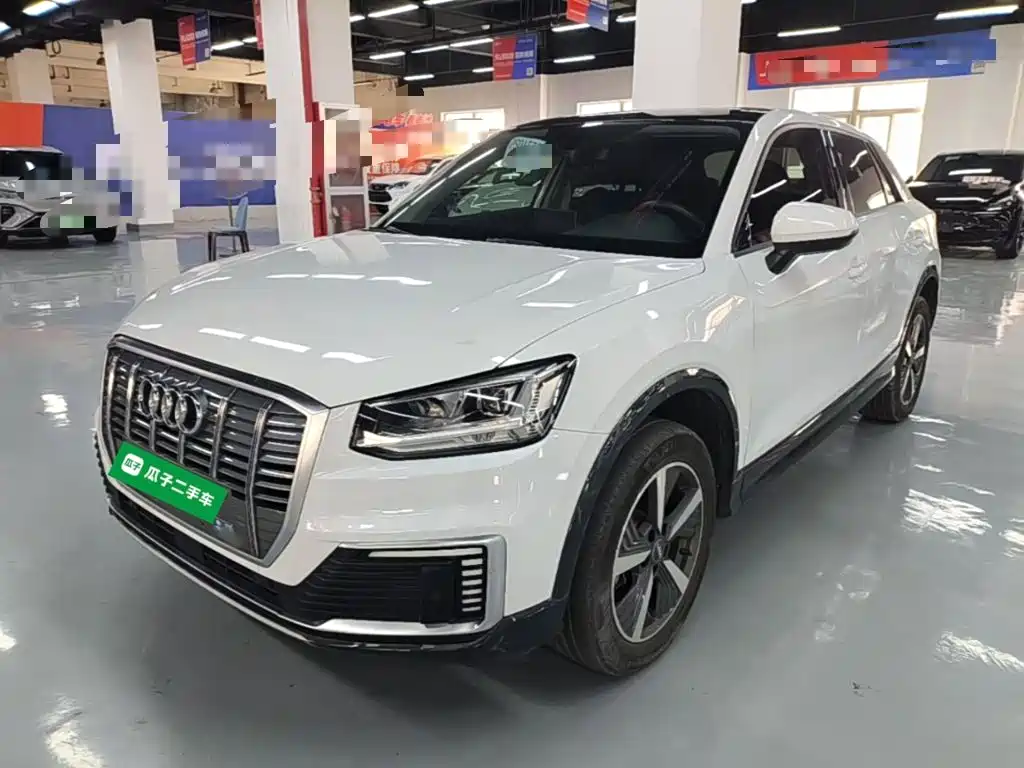 Audi Q2L e-tron — миниатюра 2
