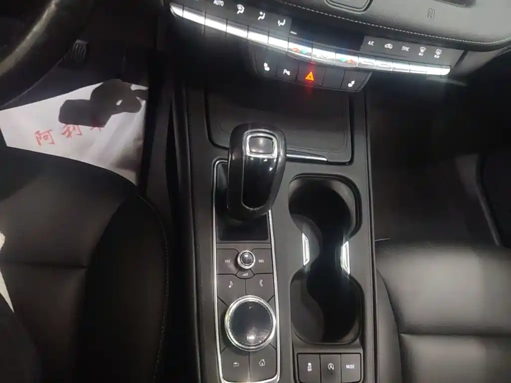 Cadillac XT4 — миниатюра 14