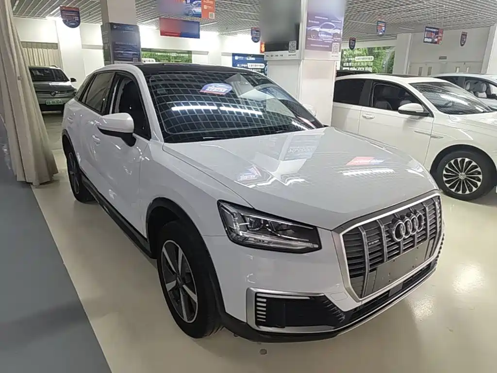 Audi Q2L e-tron — миниатюра 4